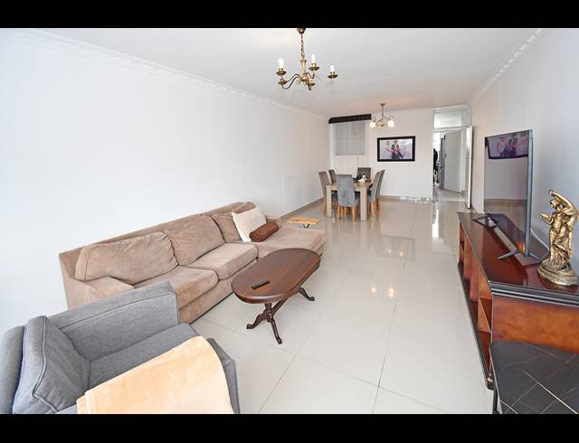 2.5 BEDROOM APARTMENT FOR SALE IN BEDFORD GARDENS